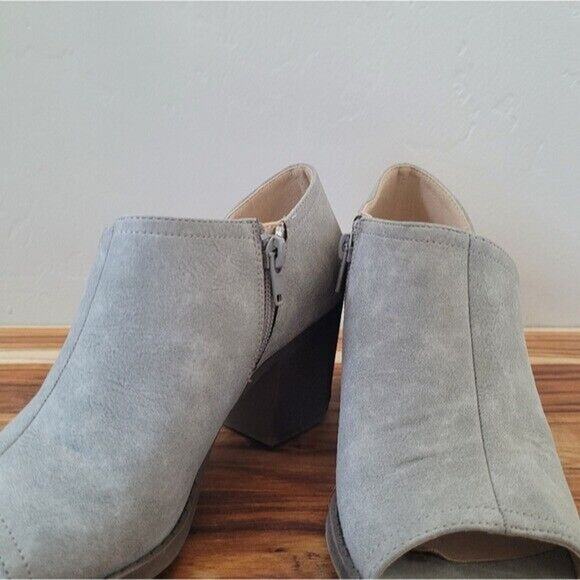 Journee Collection Womens Size 6.5 Gray Hartli D'Orsay Peep Toe Heel Sandals - Picture 9 of 11